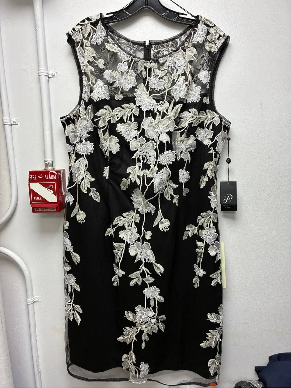 Adrianna Papell SZ 20 NWT Black Ivory Floral Embroidered Cocktail Dress GALA MOB